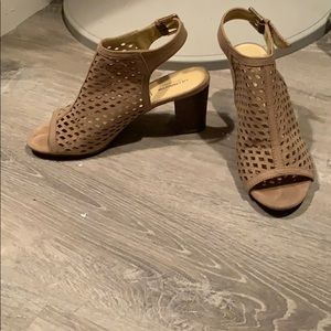 Liz Claiborne tan heeled boots